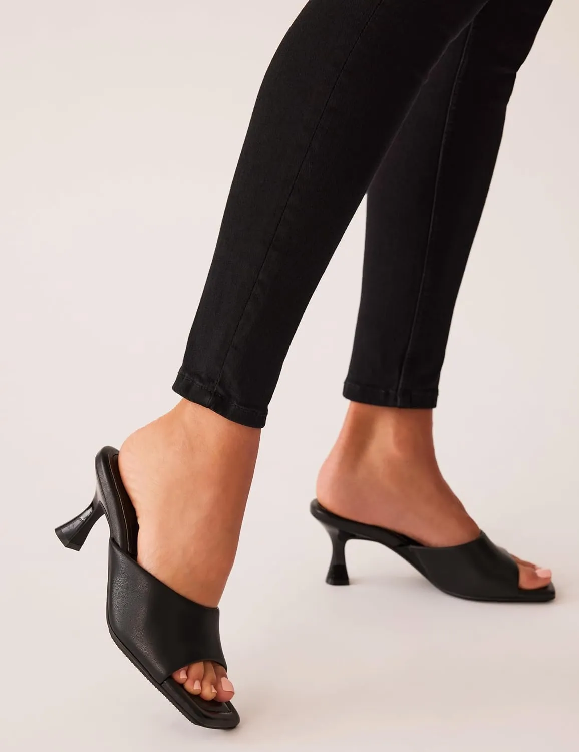 Anne Klein Womens AKJERILYN Slide
