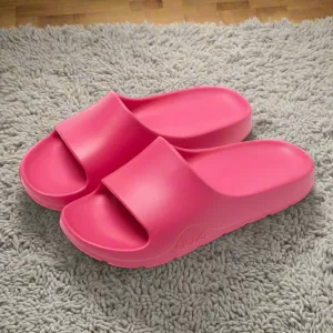 Anti-slip eEva bathroom slippers