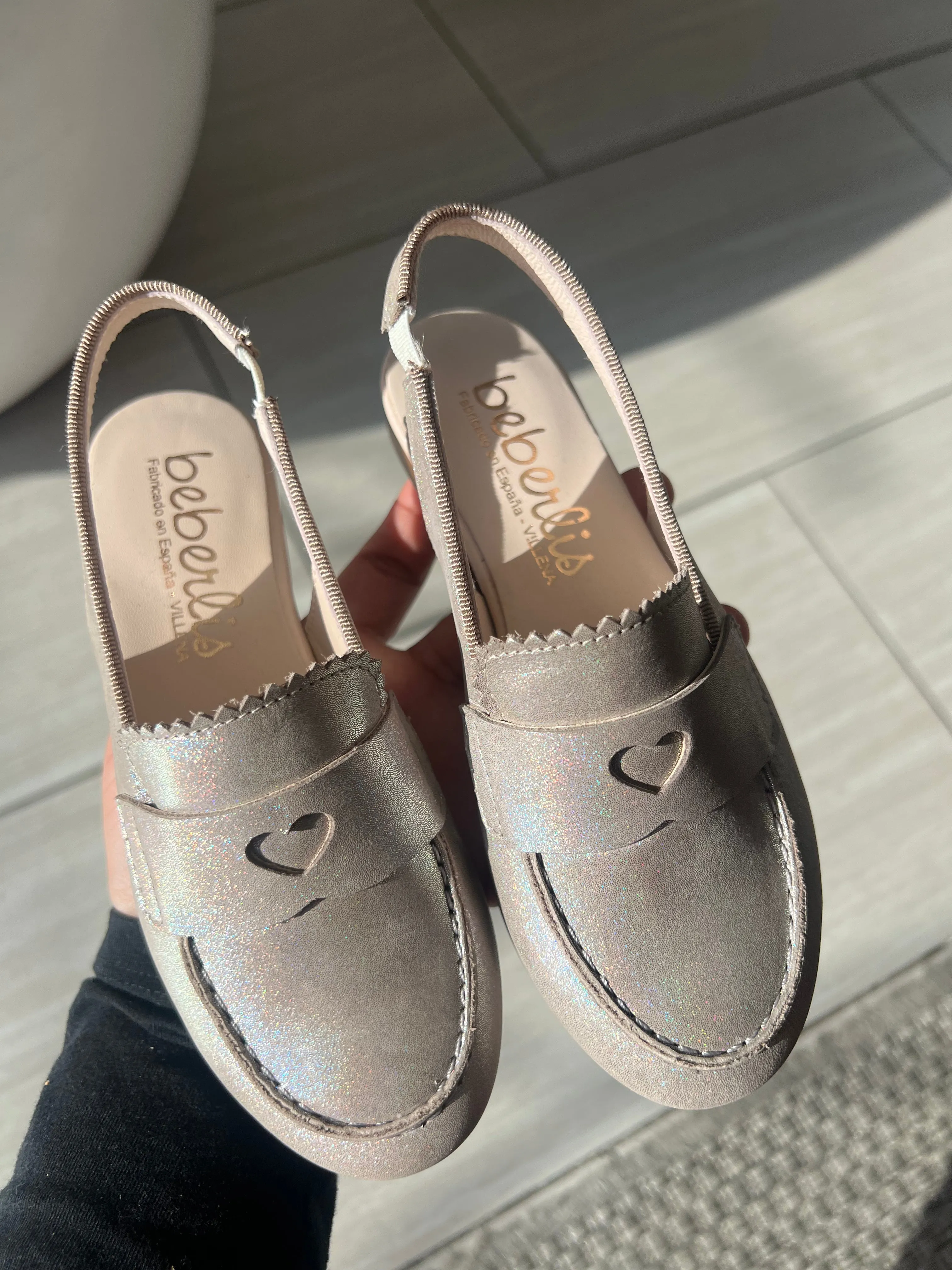 Beberlis Iridescent Heart Slingback