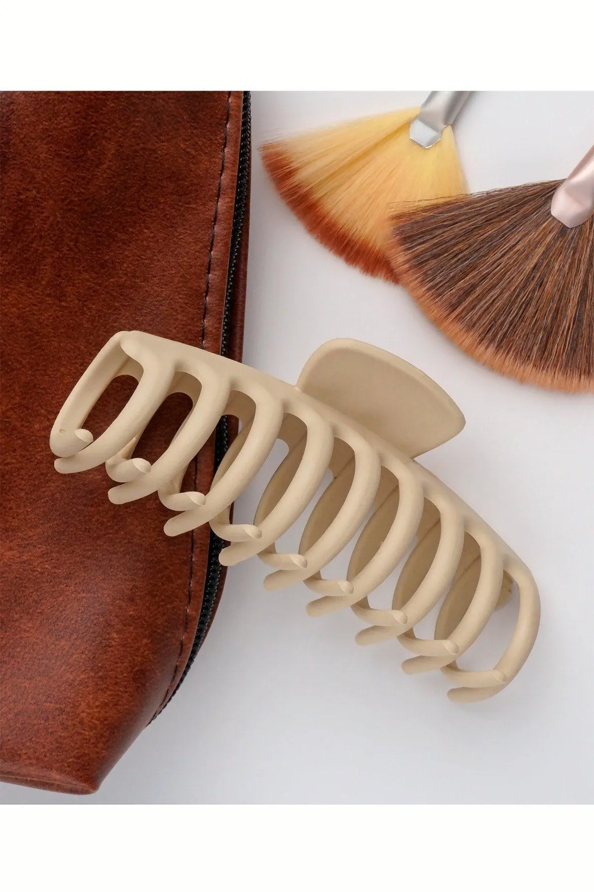 Cream Tones 2-Piece Large Size Anti-Slip Latch Buckle Set