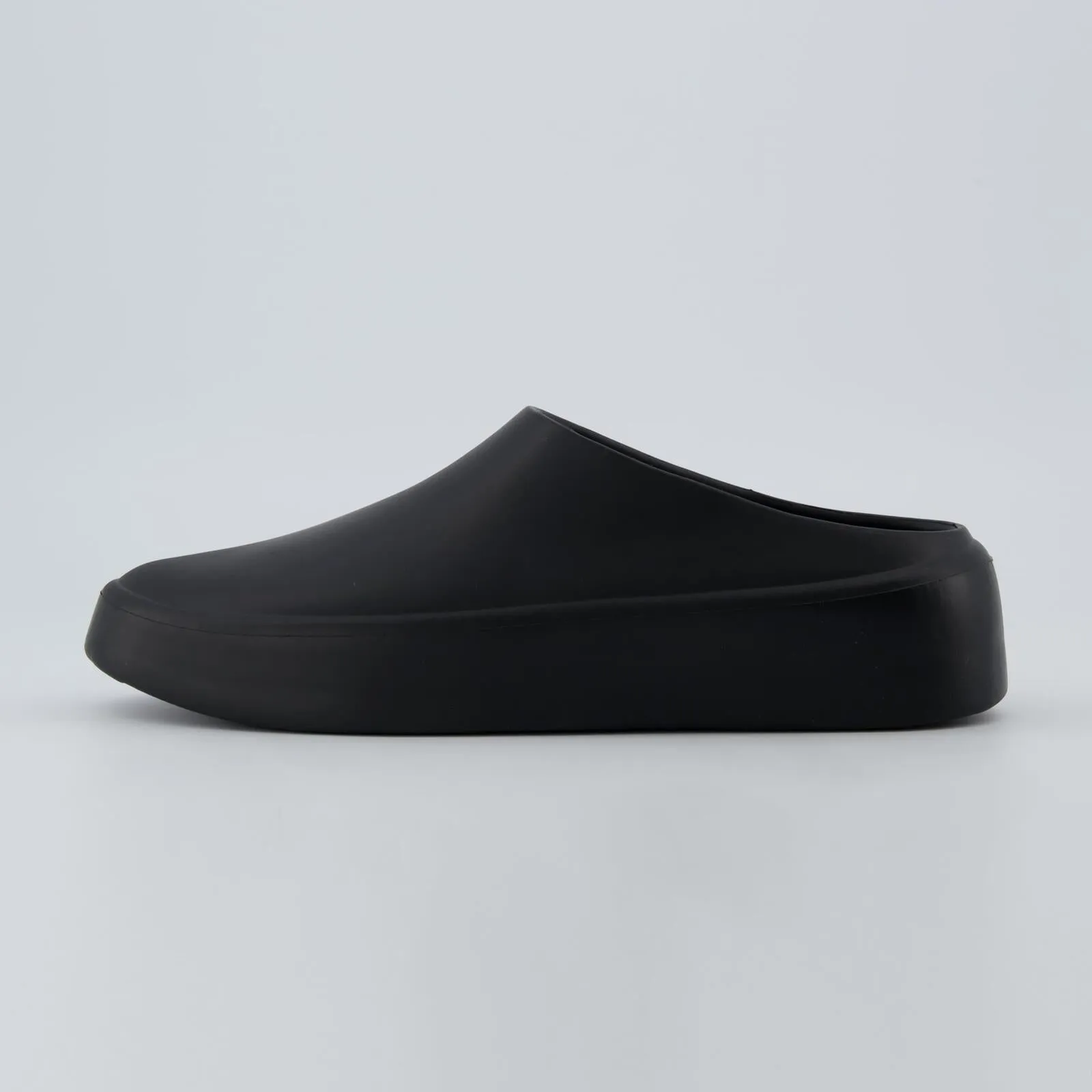 CUSHIONAIRE Women's Hacker EVA Mule with  Comfort, Black 6