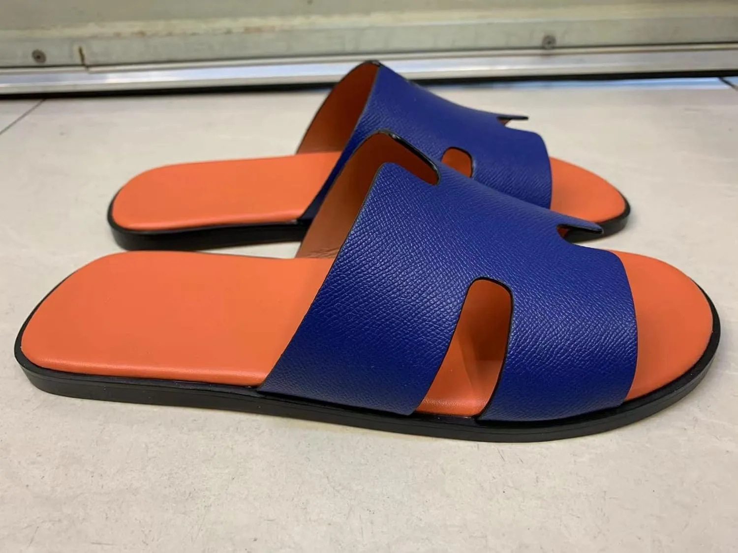 Mengchengying Mens Casual Comfortable Lightweight Fashion Genuine Leather Slip Slide Indoor and Outdoor Open Sandal Anti Slip Cushion Support