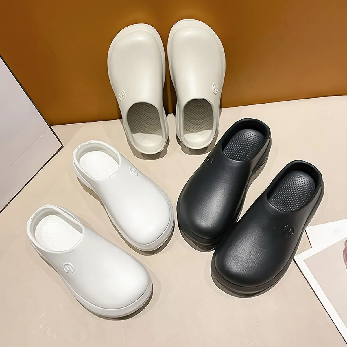 Women's Solid Color Platform Muels, Trendy Closed Toe Slip On Chef Work Shoes, Lightweight Anti-Slip Sandals